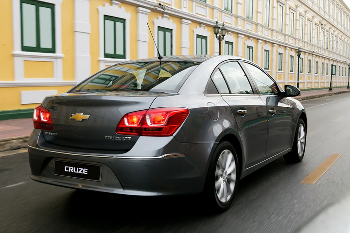 iamcar_Chevrolet Cruze LTZ_Hero F3Q Dynamic_reduced4